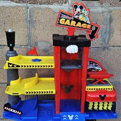 Mickey Mouse
Ready to Race Garage Vehicle Toy