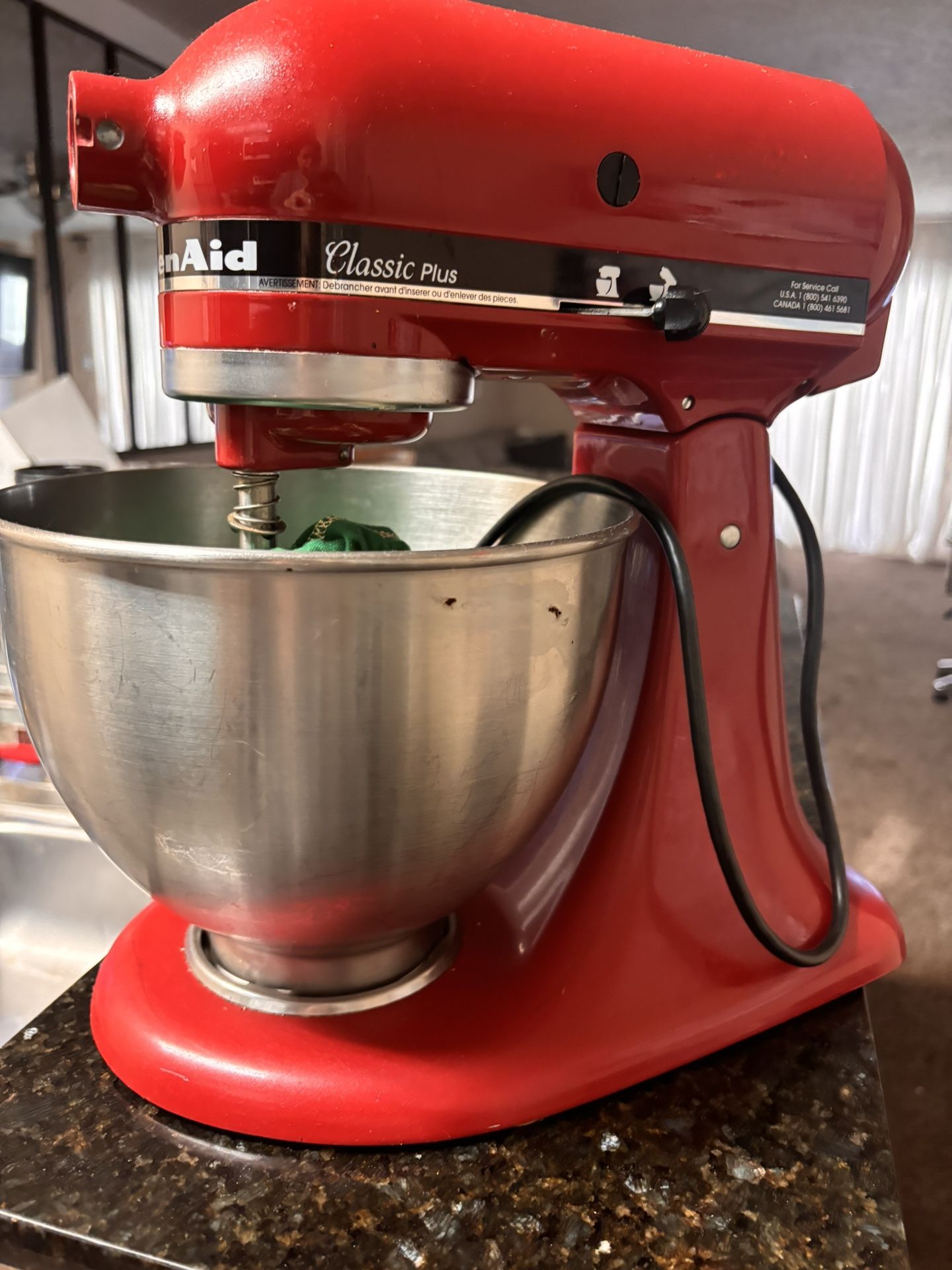 Kitchen Aid 275 Watt Mixer, Tilted Head