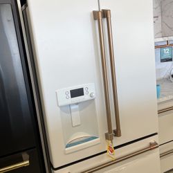 FRENCH DOOR REFRIGERATOR BY CAFÉ MATTE WHITE