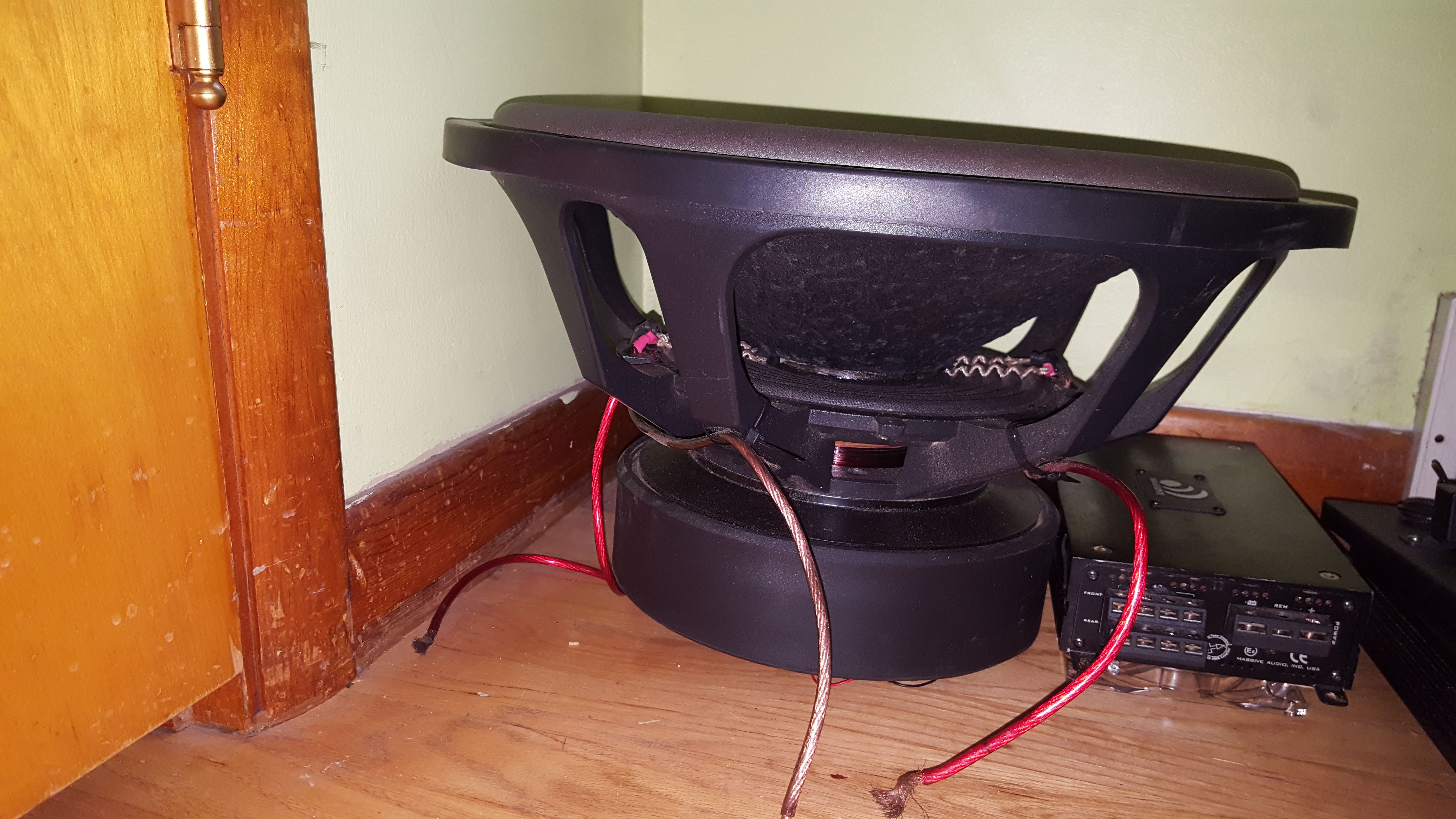 Soundqubed hdc4 18" subwoofer dual 1 ohm