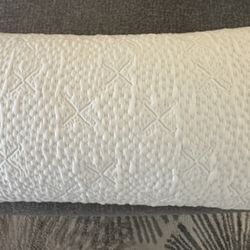 Sleep Number Pillow King Size Comfort Fit. Only used a few times-always had a pillow protector on it