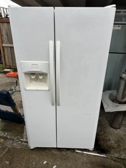 Frigidaire Refrigerator Side By Side 