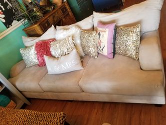 SUPER CUTE CREAM SOFA AT PICKY PINCHERS 5912 54TH AVE N KENNETH CITY OPEN NOON TO 6