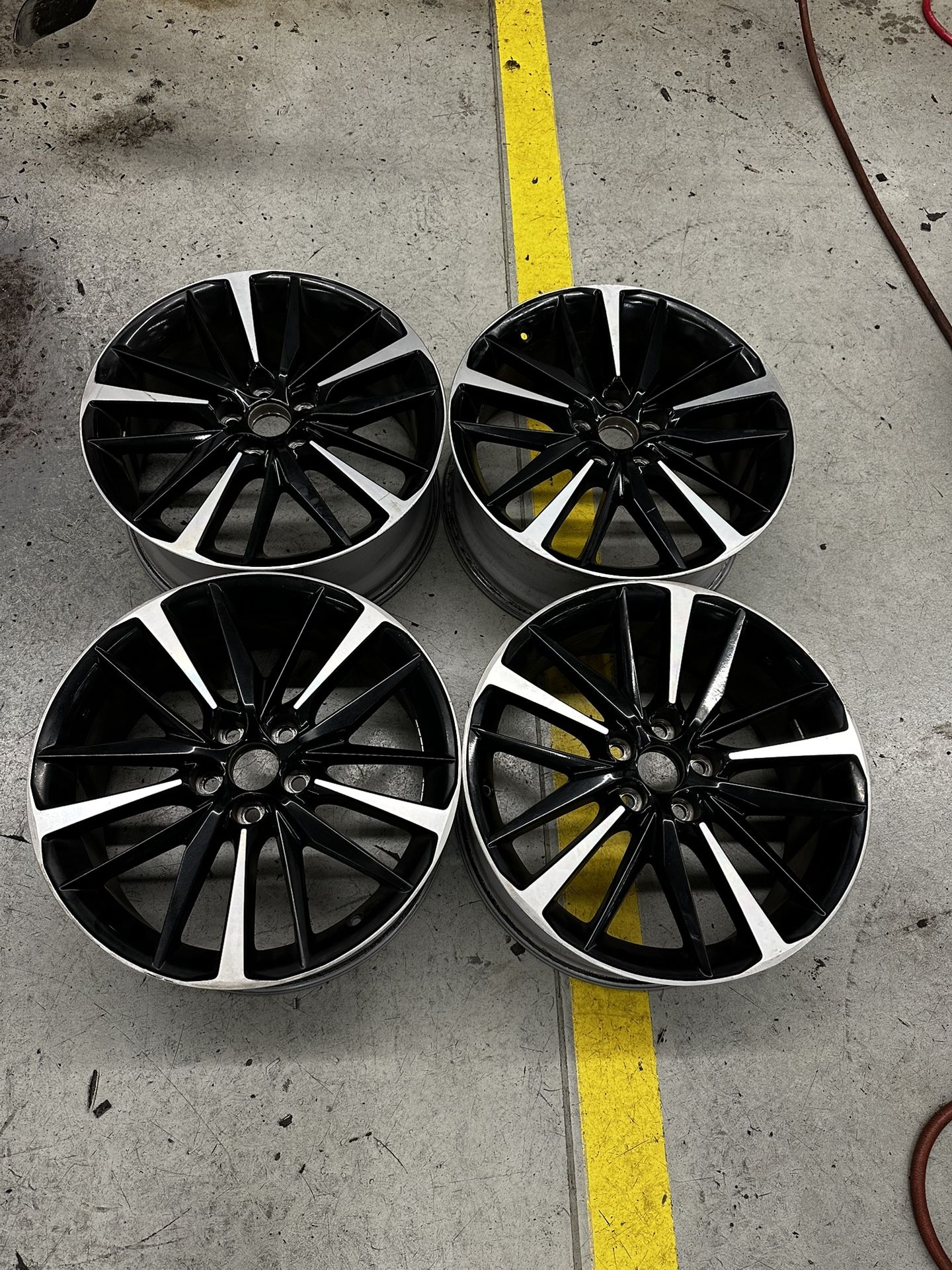 Camry Xse Wheels.