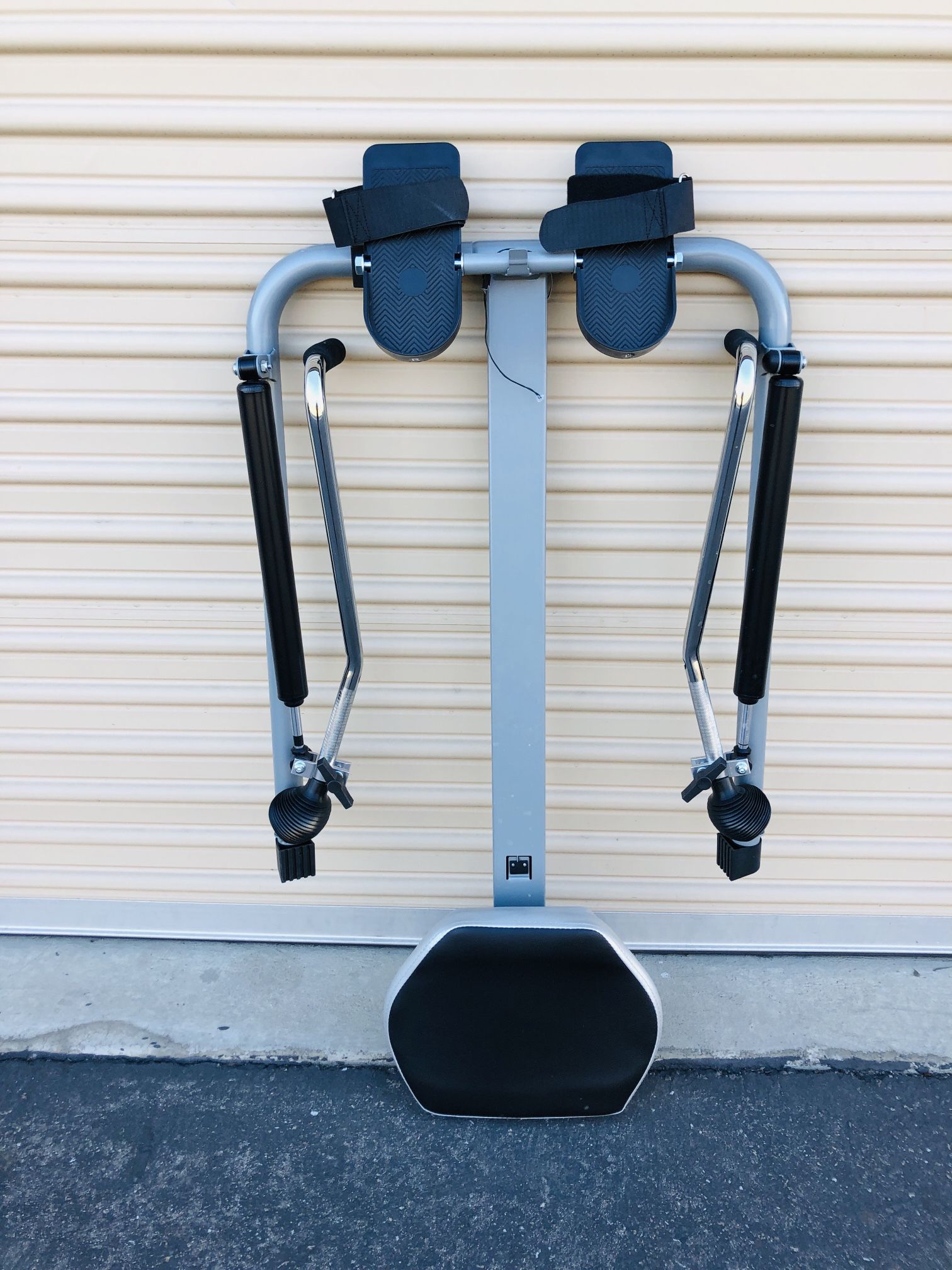 Exercise Machine Rowing
