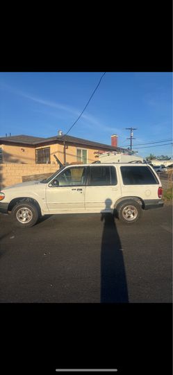 2001 Ford Explorer Sport