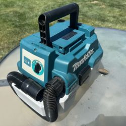 Makita Vacuum 