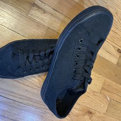 Toner Canvas Low Top Shoes