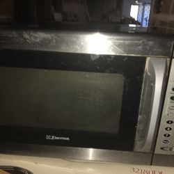 Emerson Microwave In Good Condition Sold As Is 