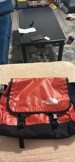 The Northface Messenger Red Bag
