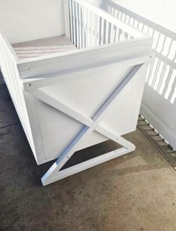 White Wood Baby Crib with X-Frame Base