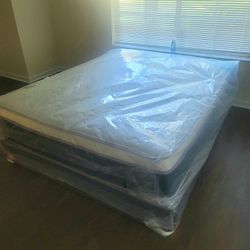 NEW QUEEN-SIZE PILLOW TOP MATTRESS AND BOX SPRING 💤