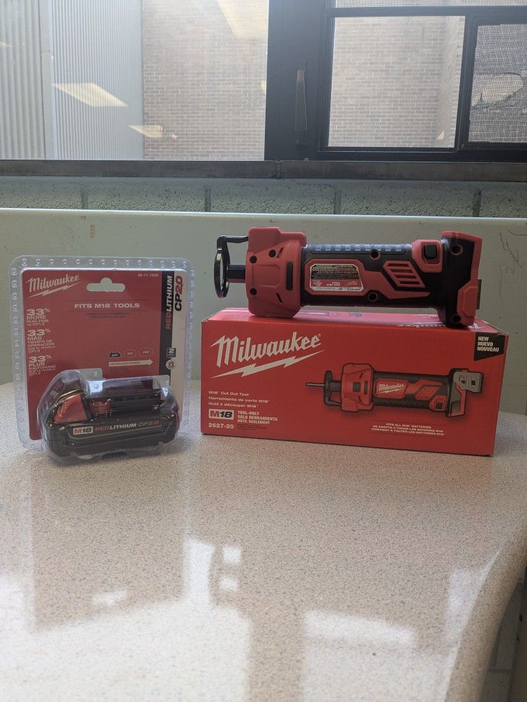 Milwaukee M18 Drywall Cut Out Tool + Battery 