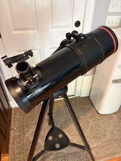 Tasco Reflector Telescope with Tripod