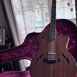 Taylor Classic T5z w Taylor Hard Case