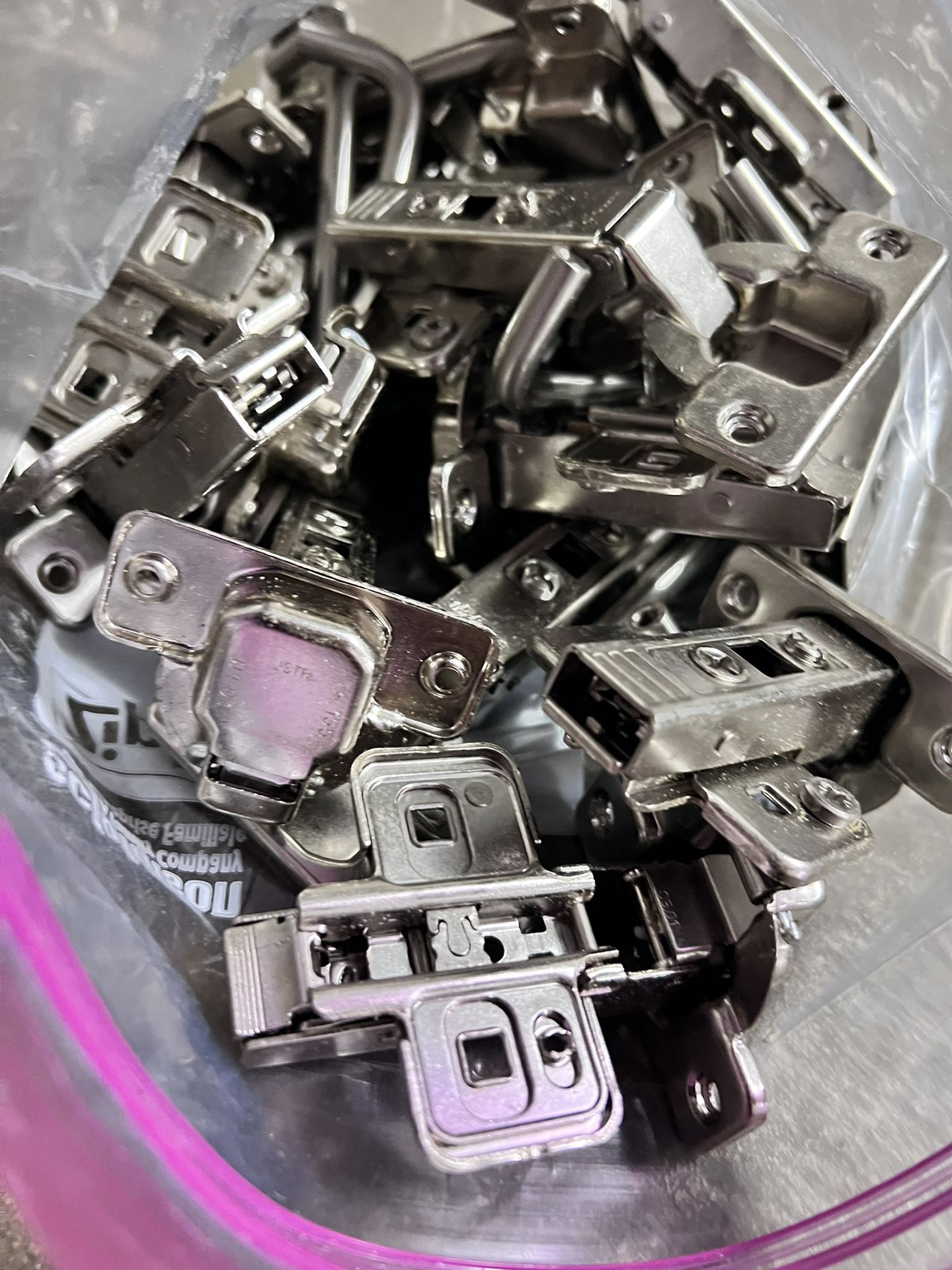 Furniture latch 