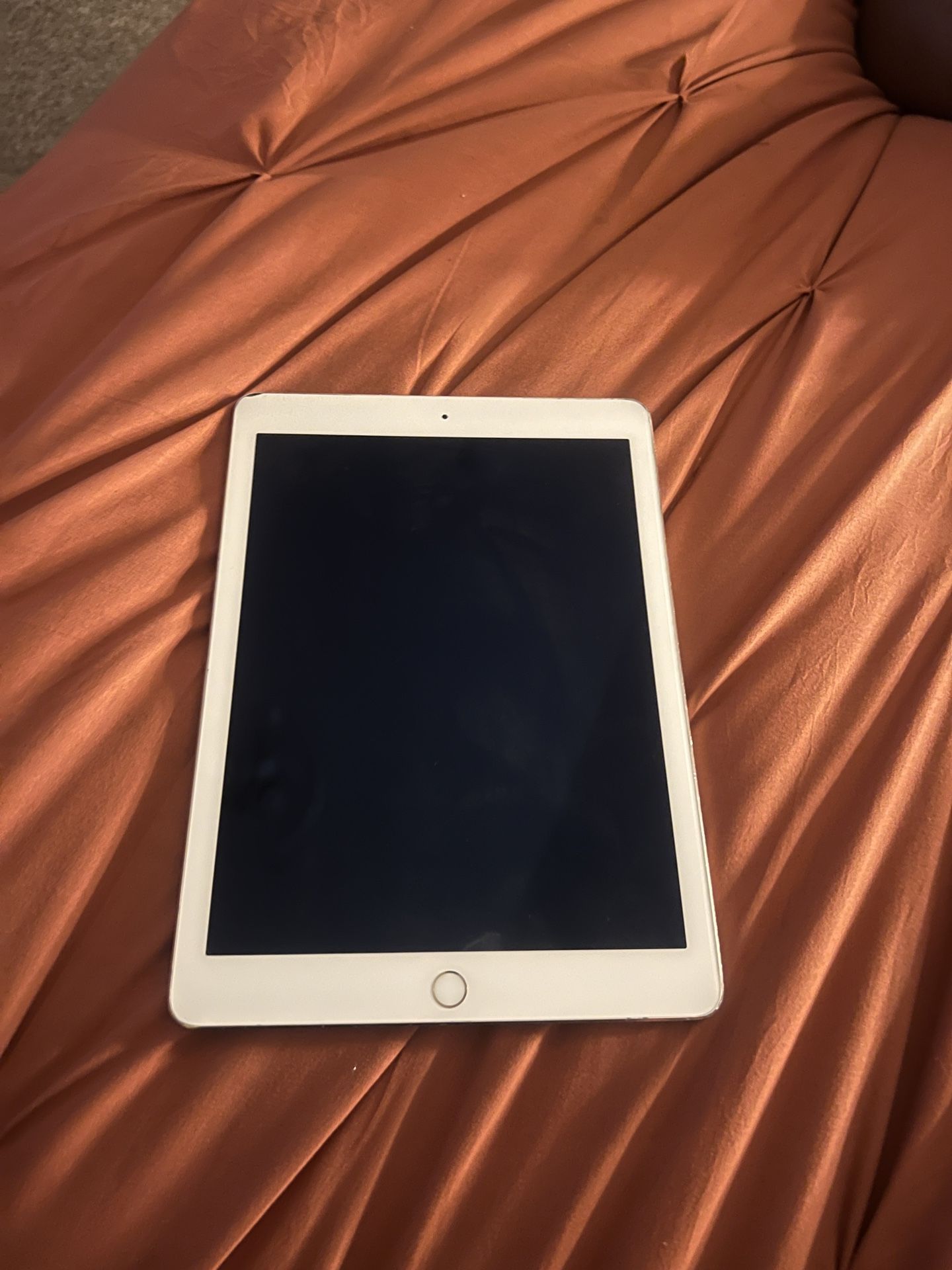 iPad *read Description