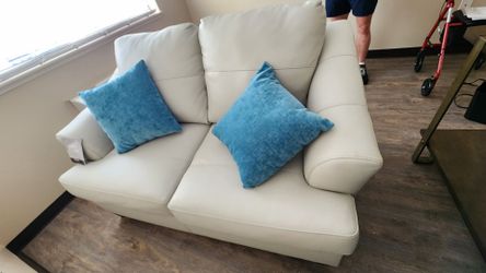 New with Tags Ashley Leather Loveseat