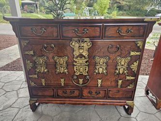 Entry Hutch - Chest - Pier One