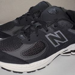 Kids New Balance 2002R Boys Size 12 Black Athletic Running Shoes