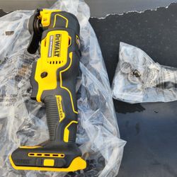 Multitool Dewalt Atomic 