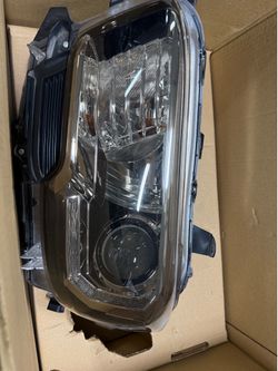 2017 Toyota Tacoma head lamp