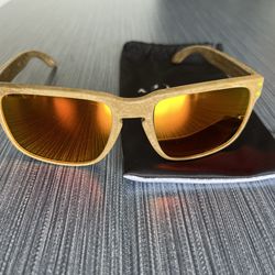 Oakley Holbrook™ PRIZM RUBY POLARIZED