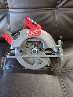 Milwaukee M18 FUEL 7 1/4" Circular Saw (Tool-Only)