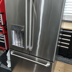 Refrigerator 