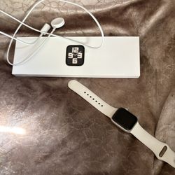 Apple Watch With Charger