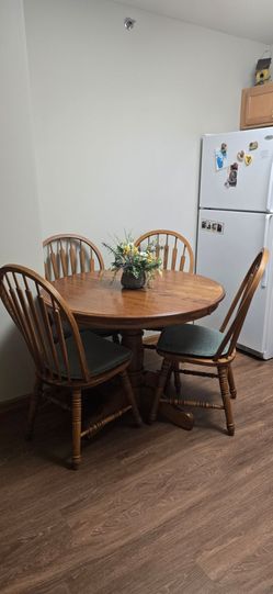 Wood kitchen/dining table w/ chairs