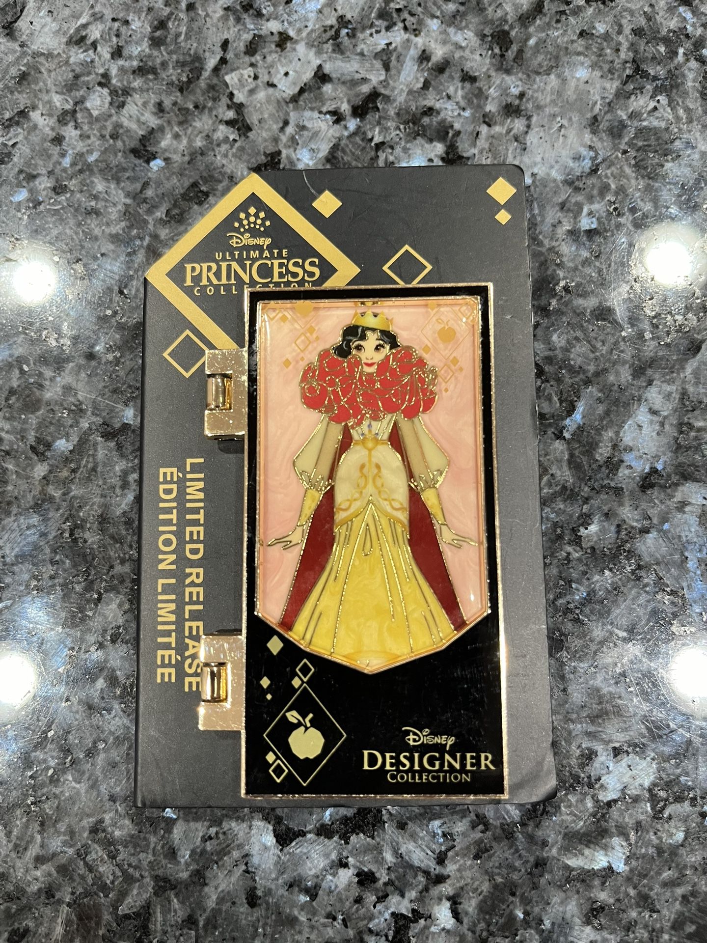 Disney Ultimate Princess Designer Collection Snow White Limited Release