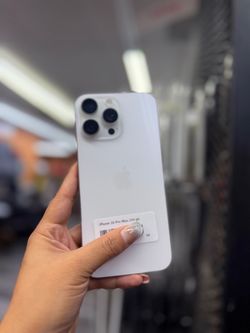 Unlocked - iPhone 16 pro max 256 Gb and clean imei