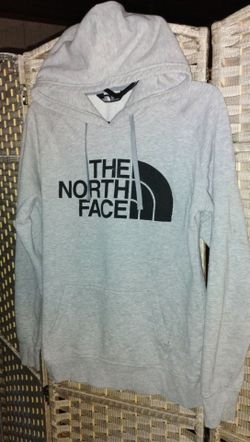 FIRM IN MERCED‼️The North Face Grey Pullover Hoodie SIZE MEDIUM