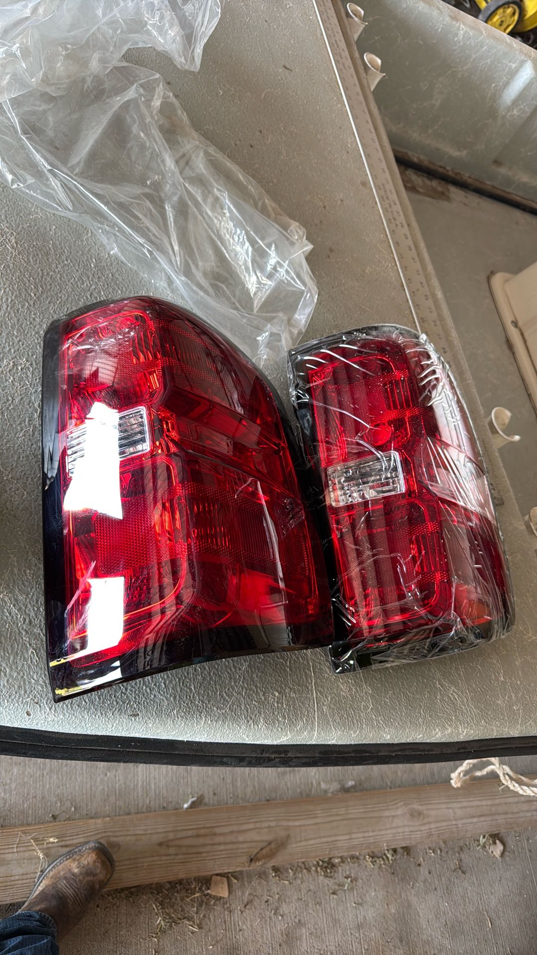 Tail Lights Fit For 2014-19 Chevy Silverado 1(contact info removed) 3500
