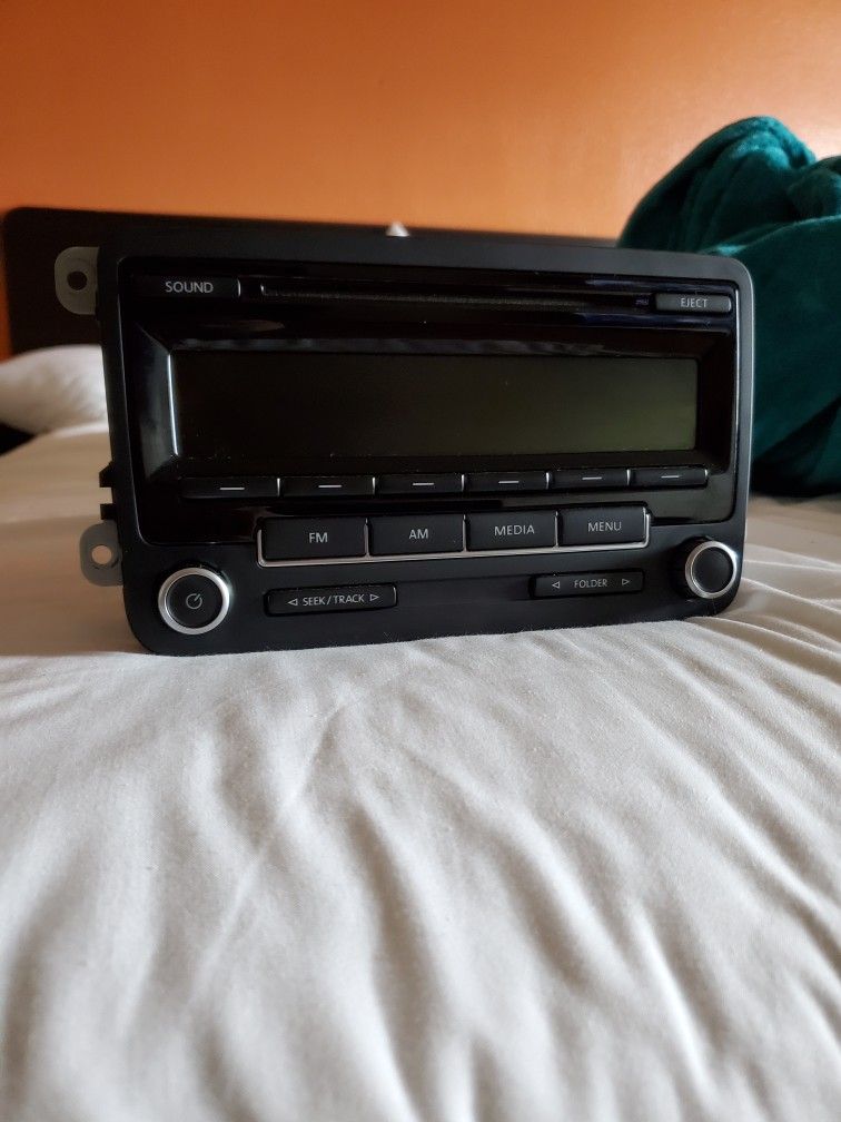 Volkswagen Jetta OEM Radio