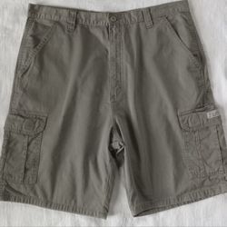 Men's WRANGLER Green Cargo Shorts Size 38