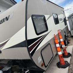 2018 Travel Trailer  Lightweight 16bb