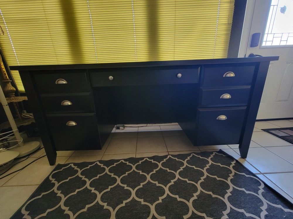 Sauder Brand Shoal Creek Executive Desk Jamocha Wood Finish, Mint Condition