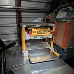DeWalt Thickness Planer DW734