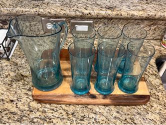 Set Six  Tall Plastic Cups And Plastic Pitcher