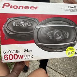 Pioneer Speakers 