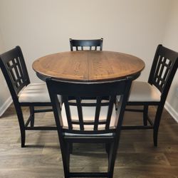 Dining table With 4 Chairs