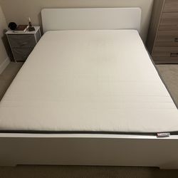 Ikea queen bedfram