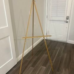 Sturdy Gold Wedding Easel