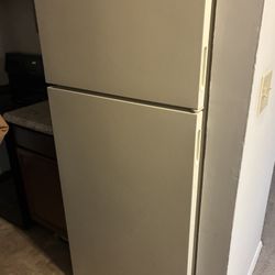 Refridgerator