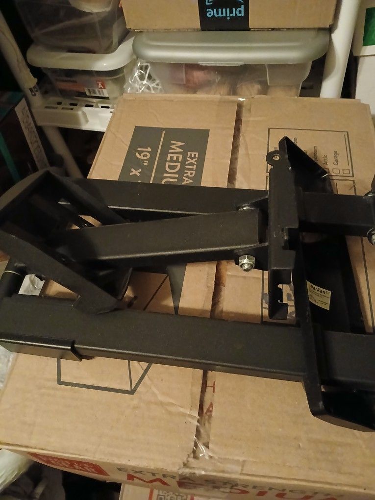 Swivel TV MOUNT