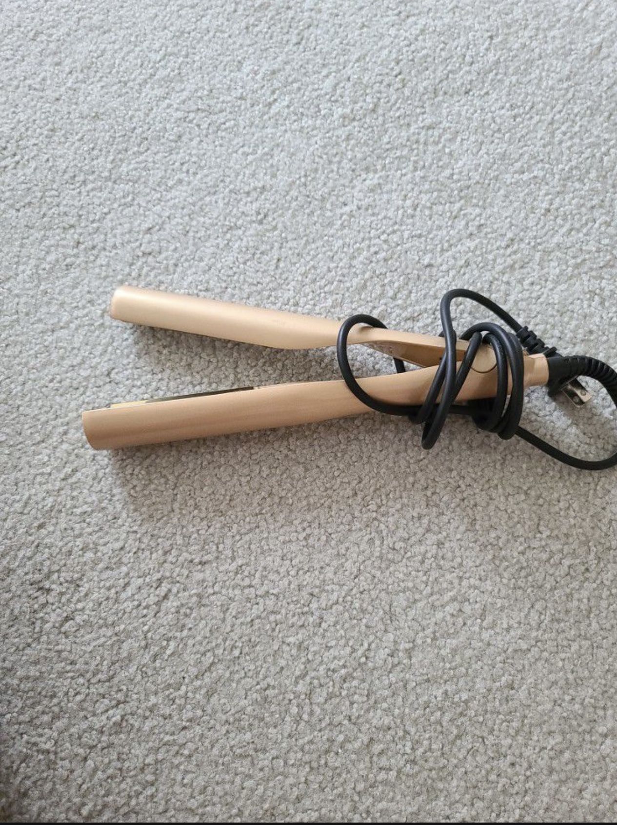 Twisted hair curler