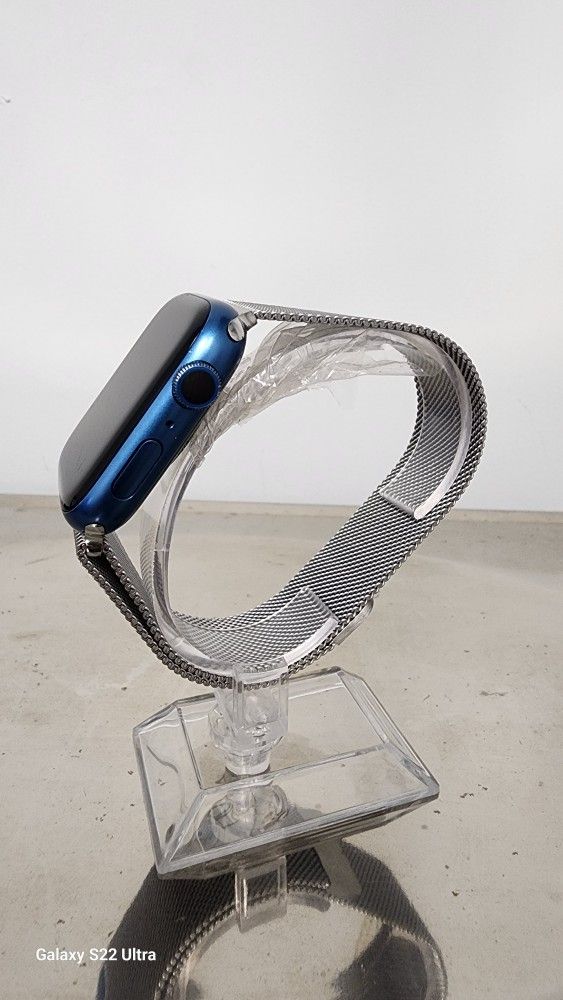 Apple IWatch 7 45mm Blue Charger & Extra Bands