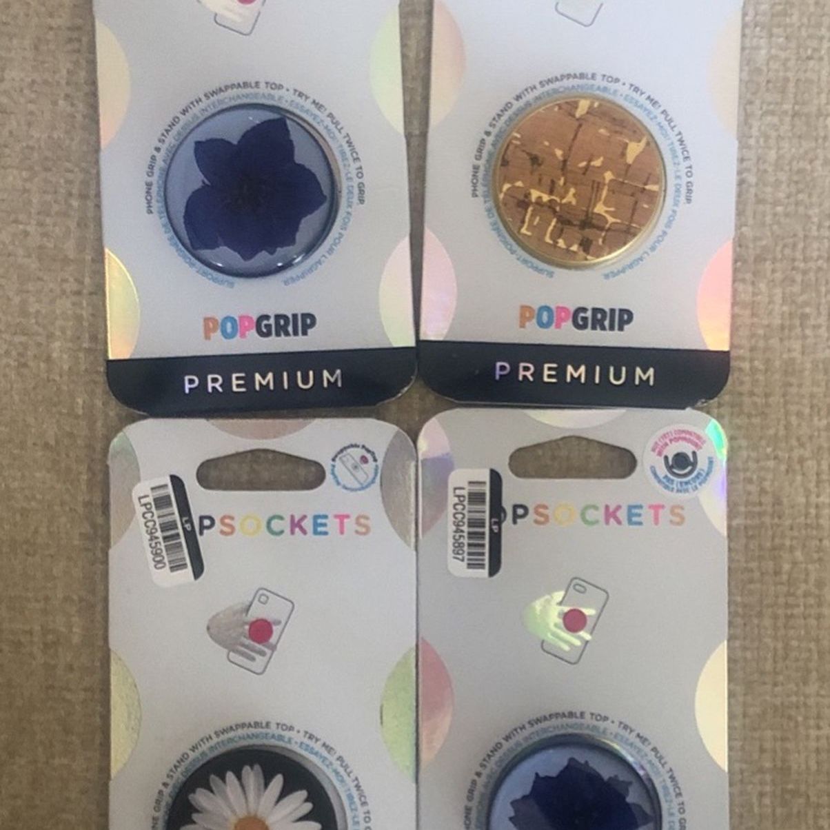 New Pop sockets